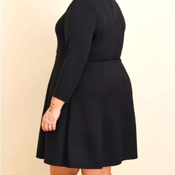 ❤️NWOT TORRID DRESS - STUDIO CUPRO MOCK NECK MINI - BLACK - WRINKLE RESISTANT - Picture 2 of 9